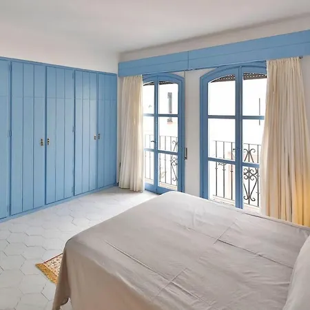 Puerto Banus 2 Bedrooms P2 *