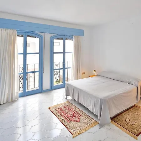 Puerto Banus 2 Bedrooms P2 Apartment