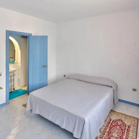 Puerto Banus 2 Bedrooms P2 *