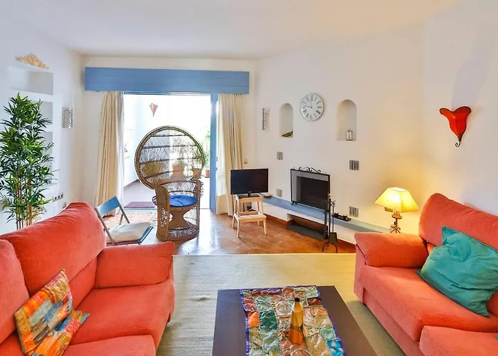 Puerto Banus 2 Bedrooms P2 *